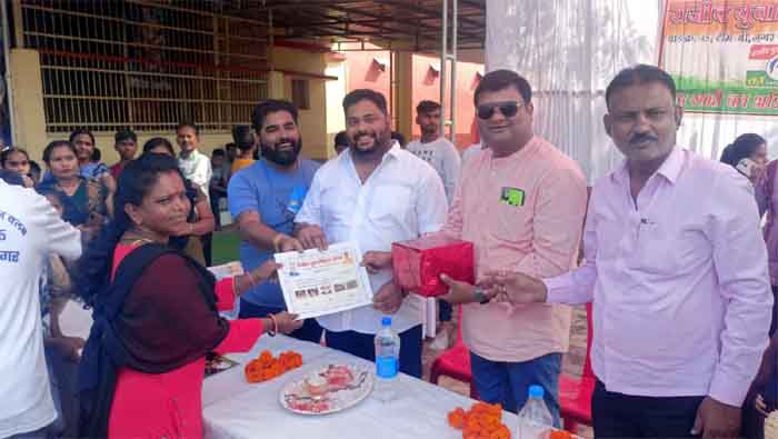 Rajiv Yuva Mitan Club : राजीव युवा मितान क्लब द्वारा एक दिवसीय खेल महोत्सव का आयोजन