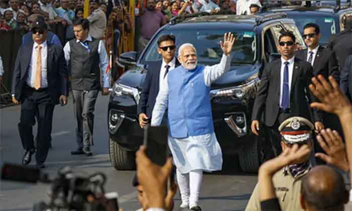 Prime Minister Modi : छोटा रोड शो, मायने बड़े-बड़े ; बीजेपी की बैठक से पहले क्यों सड़कों पर उतरे पीएम मोदी?