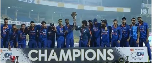 (Last ODI) न्यूजीलैंड को क्लीन स्वीप कर वनडे में नंबर वन बना भारत