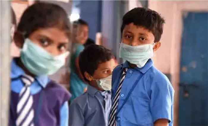 All Schools Close Again? : क्या सभी स्कूल फिर से बंद हो जाएंगे? एक ही दिन में 37 छात्राएं हुईं कोरोना वायरस से संक्रमित