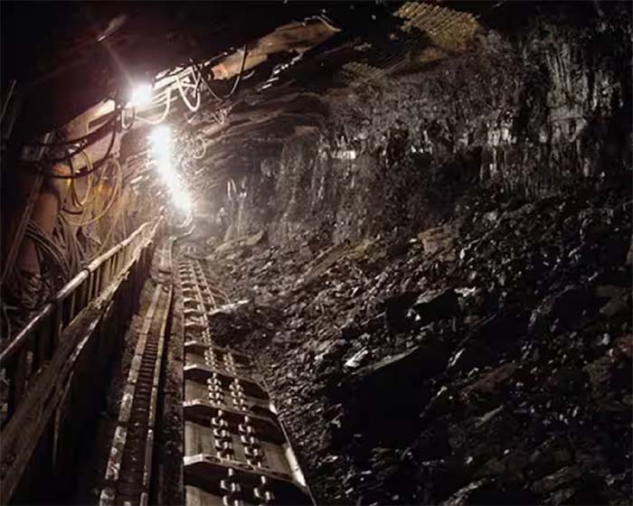 Colombian Coal Mine Explosion : कोयले की खदान में भयानक विस्फोट, 11 लोगों की मौत