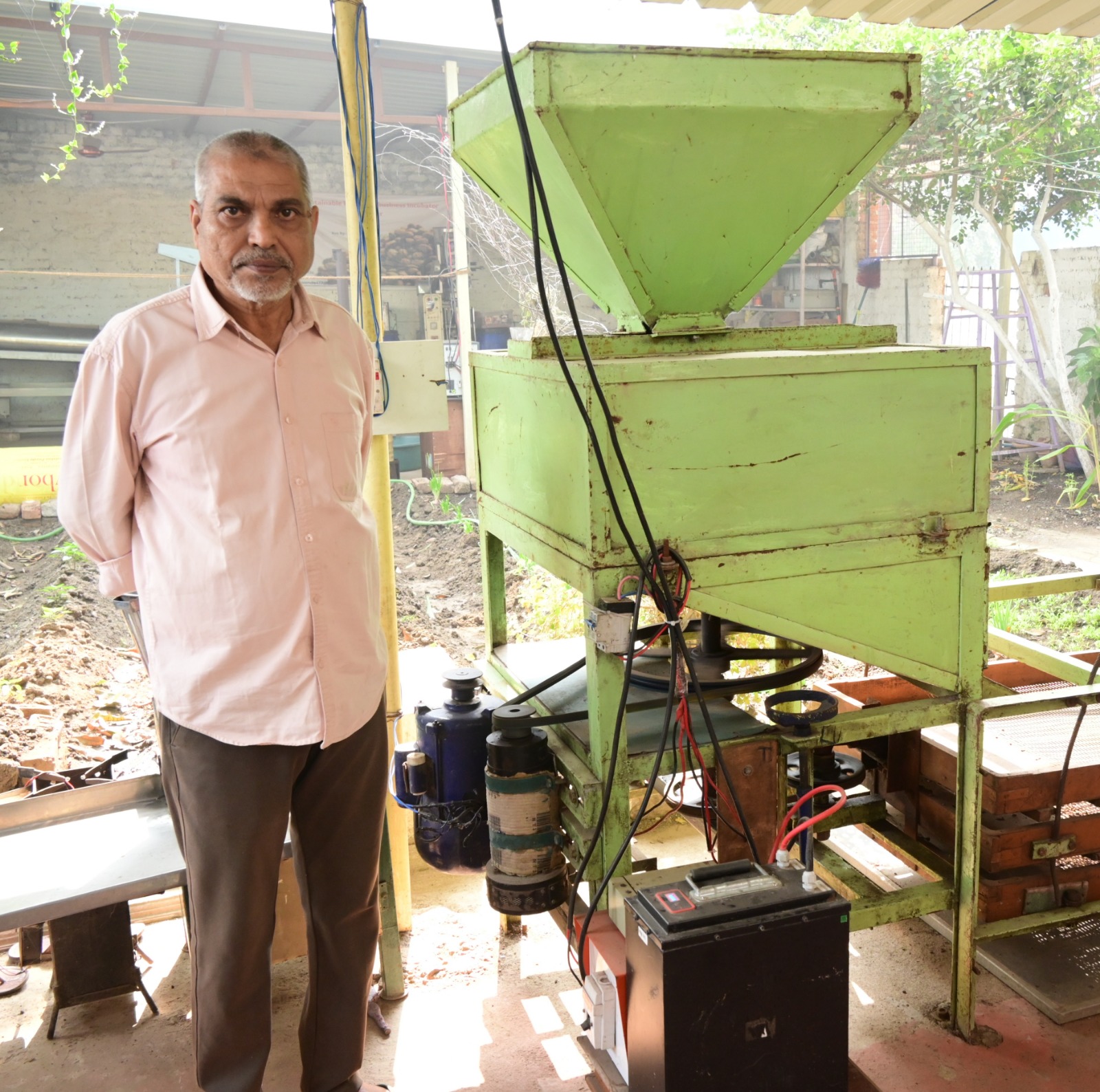 जिद और जज़्बे से बदली किस्मत: PMFME योजना से प्रदीप बने आत्मनिर्भर  उद्यमी... - Aaj Ki Jandhara